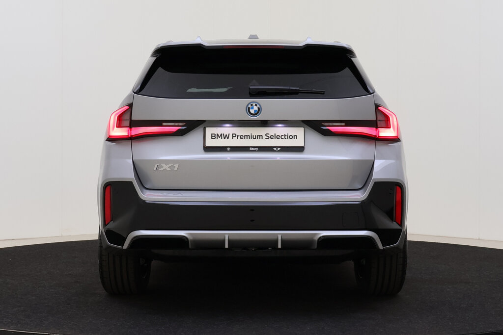 BMW iX1 5