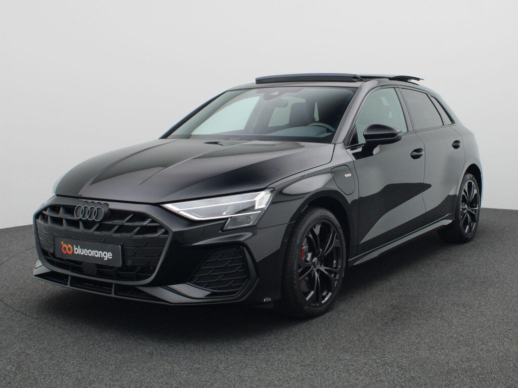 Audi A3 Sportback 45 TFSI e S edition Competition 272PK S-Tronic S-Line, Pano-Schuifdak, Memorystoel, Achteruitrijcamera, Matrix LED-verlichting, Leder, Elektr. Achterklep, Keyless, 18" LM Velgen