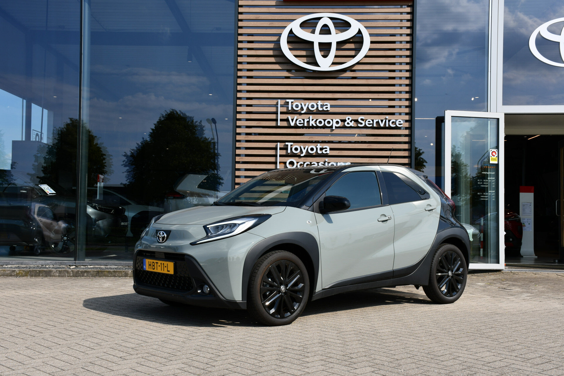 Toyota Aygo X 1.0 VVT-i S-CVT Premium Automaat 72pk