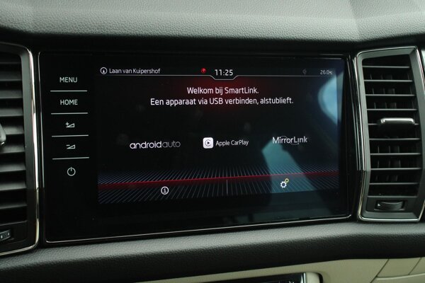 Apple Carplay/Android Auto Apple Carplay/Android Auto