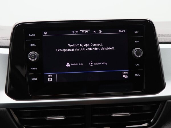 Apple Carplay/Android Auto Apple Carplay/Android Auto