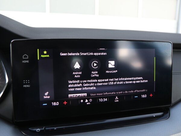 Apple Carplay/Android Auto Apple Carplay/Android Auto