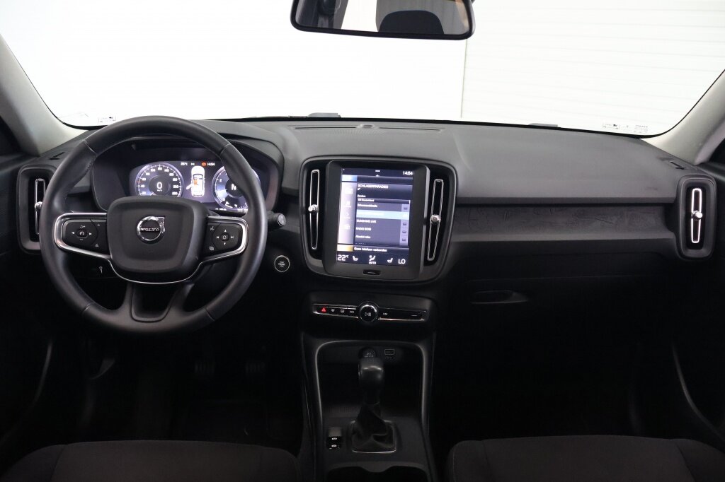 Volvo XC40 1.5 T2 Momentum | Climate Pack | Carplay | Navigatie | LED - Afbeelding 2