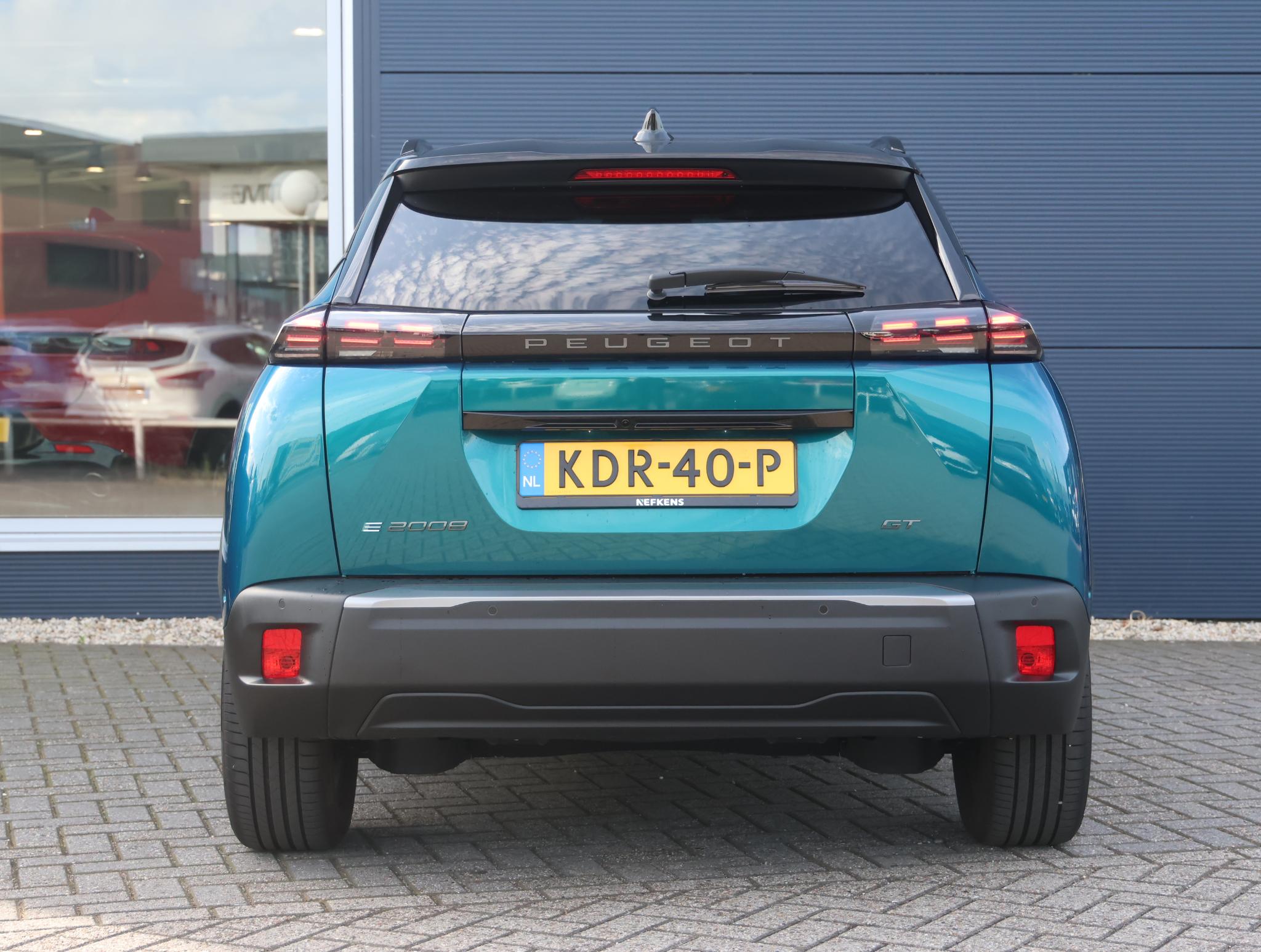 Peugeot e-2008