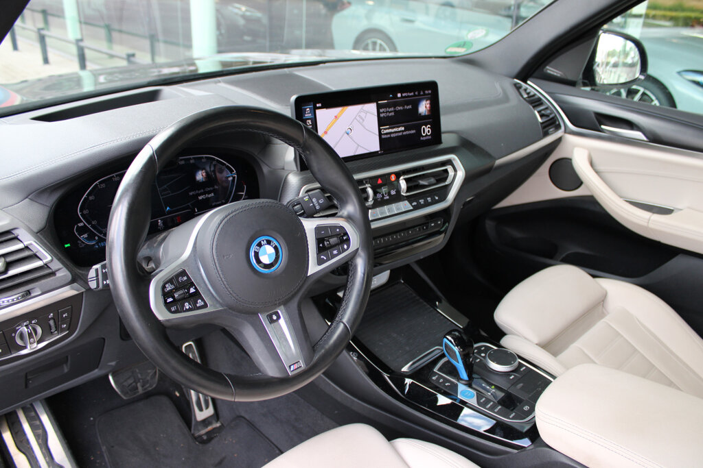 BMW iX3 2