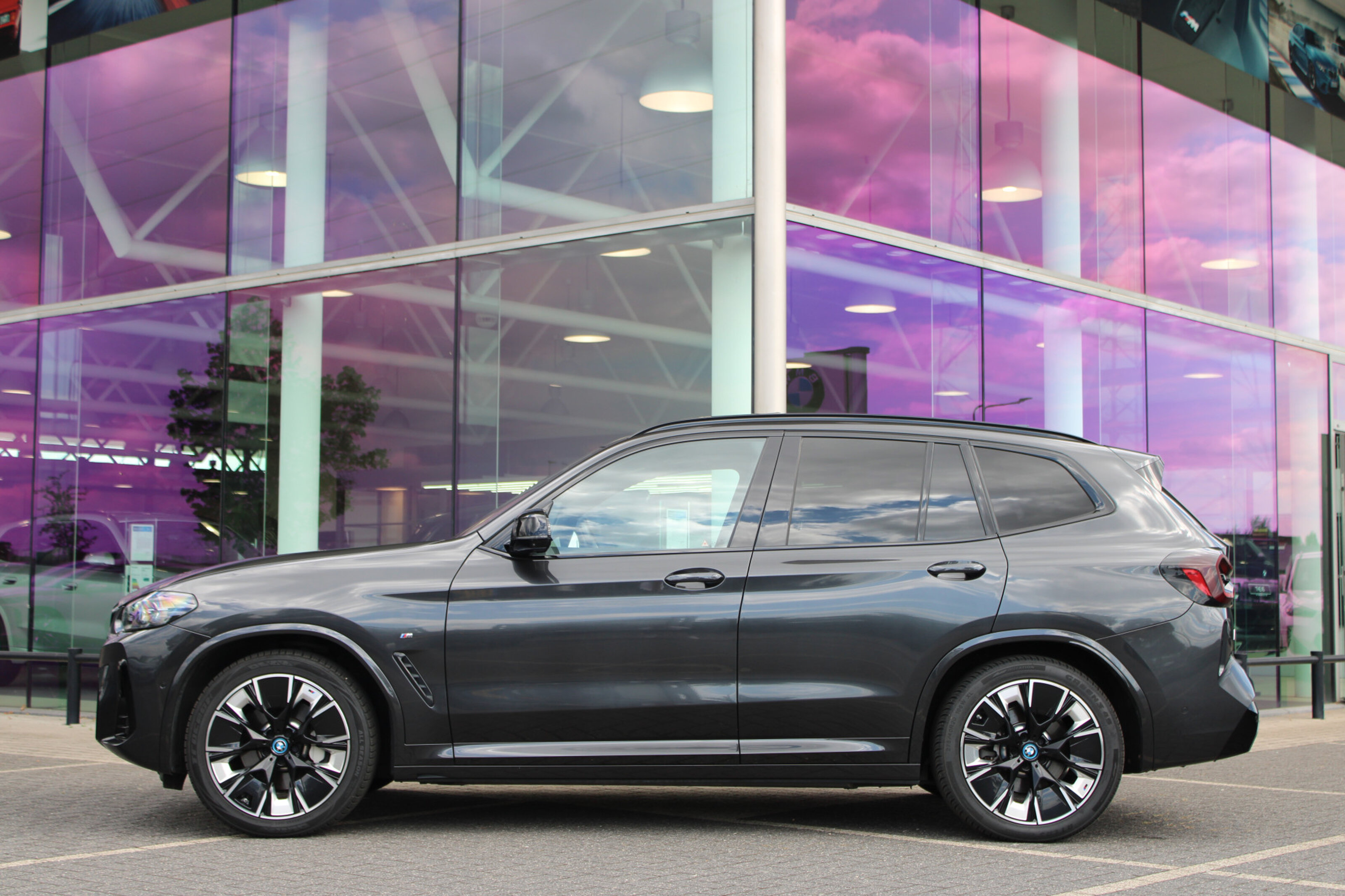 BMW iX3 9