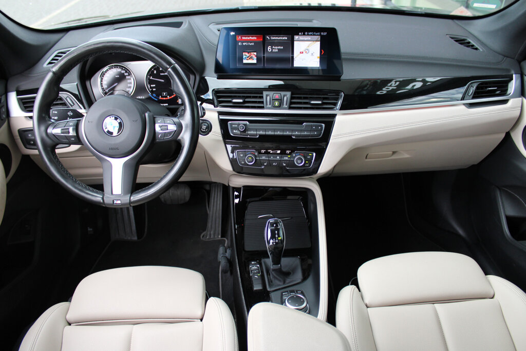 BMW X1 12