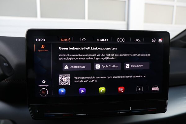 Apple Carplay/Android Auto Apple Carplay/Android Auto