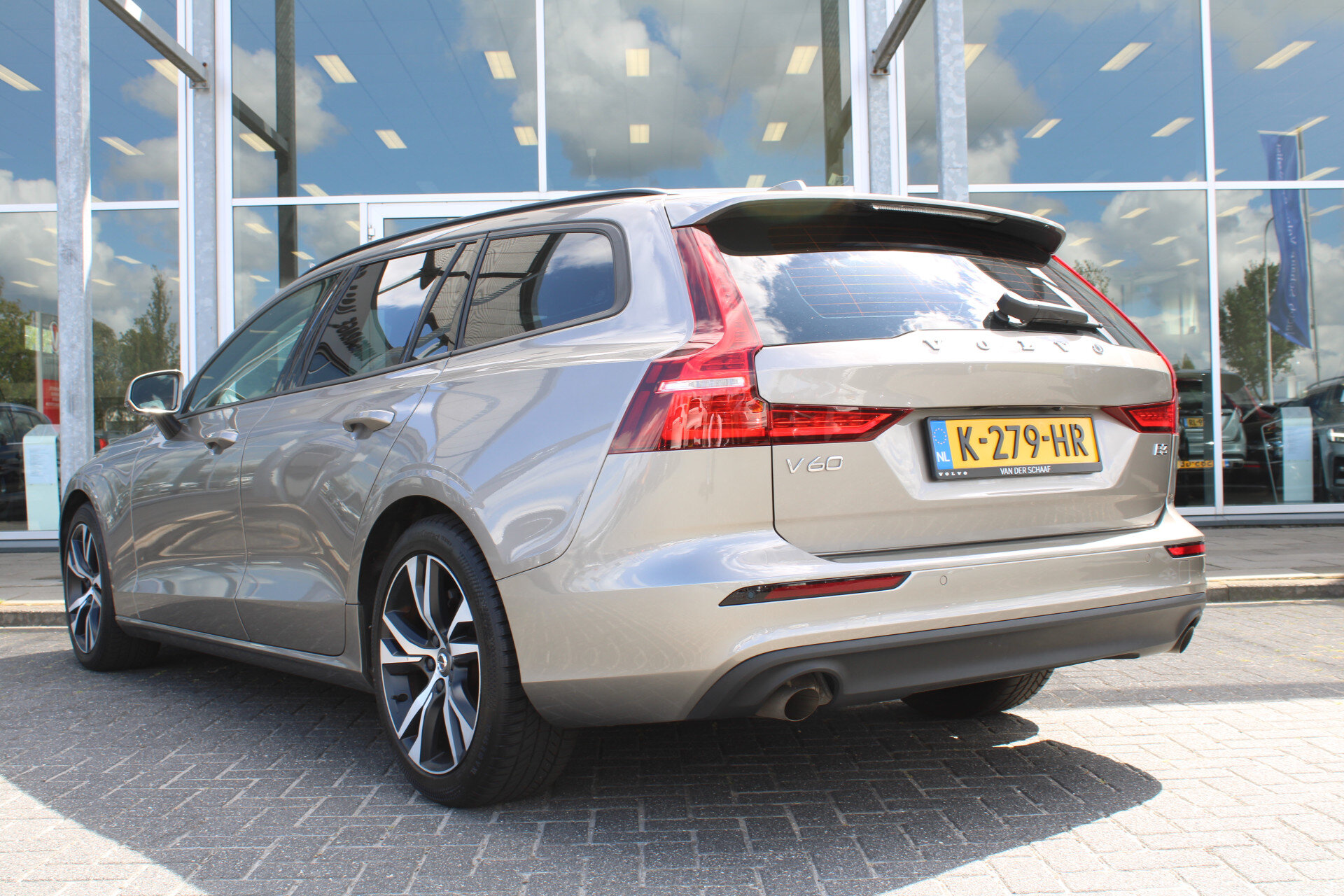 Volvo V60 B3 164PK Automaat Momentum Advantage - Afbeelding 3