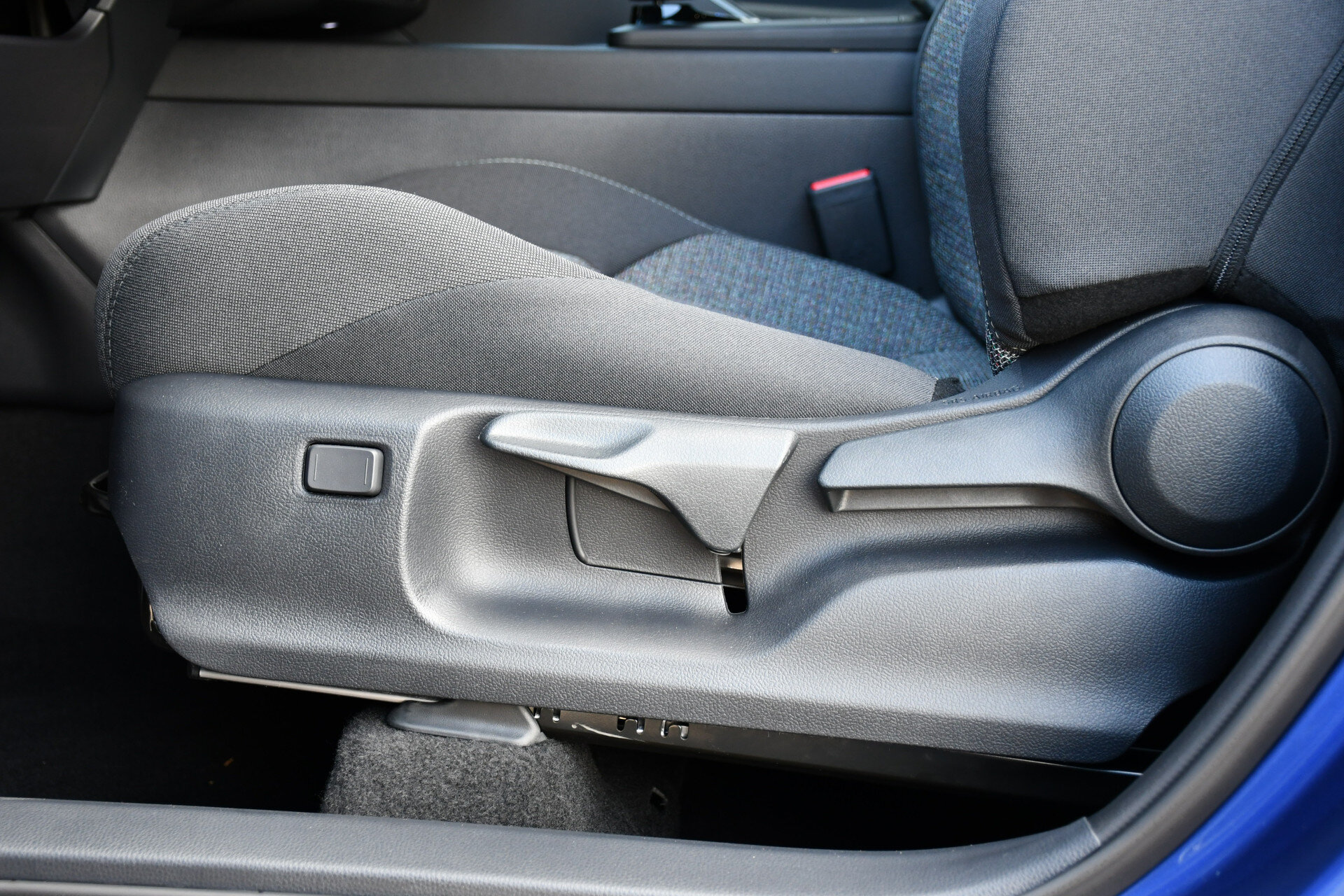 Toyota C-HR 1.8 Hybrid 140 Dynamic Automaat 140pk - Afbeelding 5