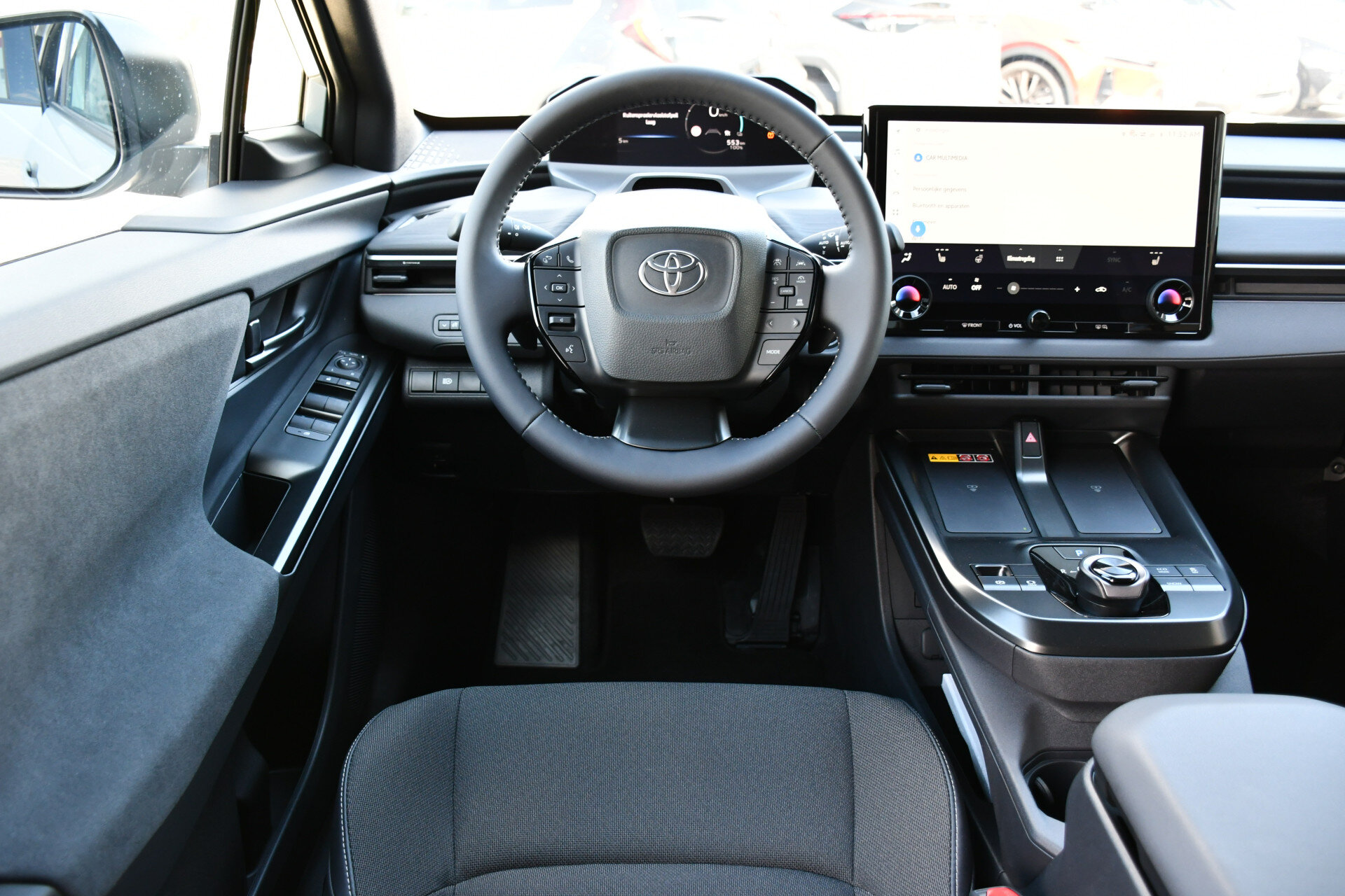 Toyota C-HR+ First Edition 77 kWh Automaat 224pk - Afbeelding 2