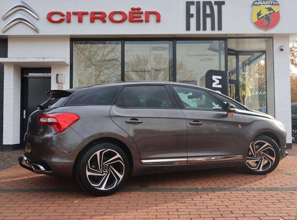DS DS 5 THP 165PK S&S EAT6 Automaat Performance Line, Rijklaarprijs | Navigatie | Camera | Trekhaak | 18 inch wielen - Afbeelding 4