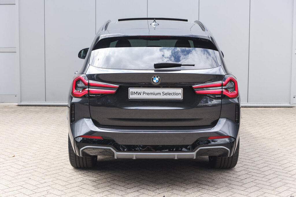 BMW iX3 7