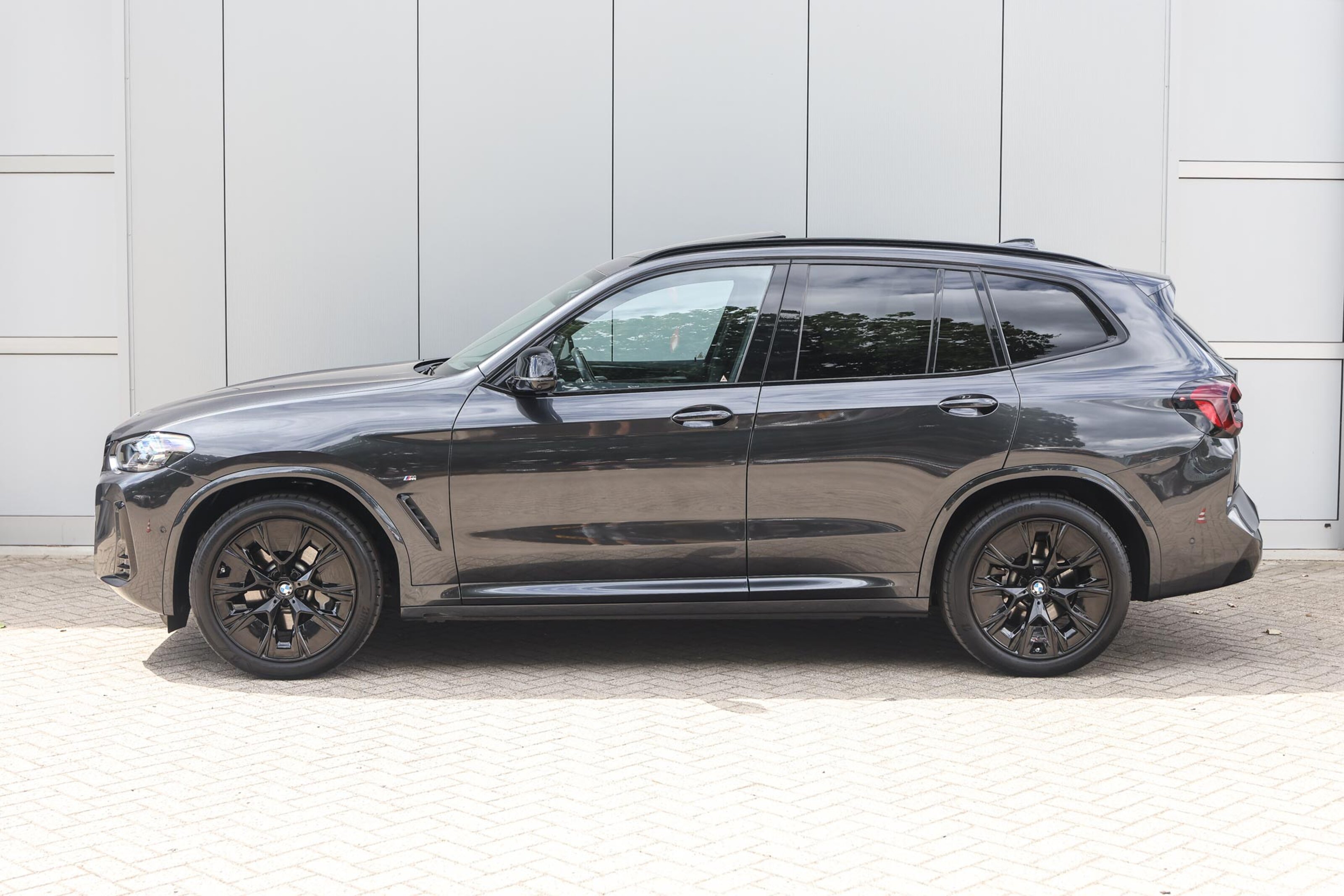 BMW iX3 8