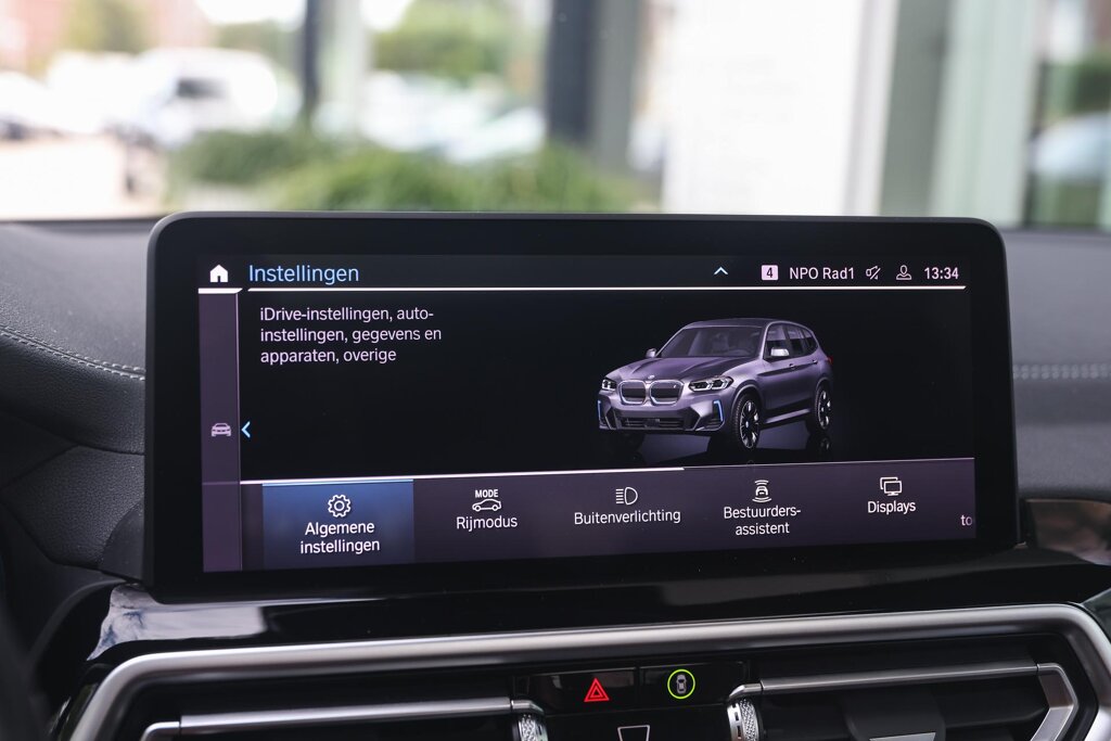 BMW iX3 24