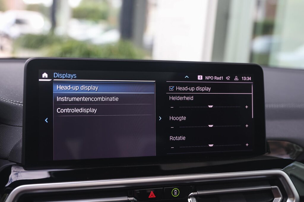 BMW iX3 26