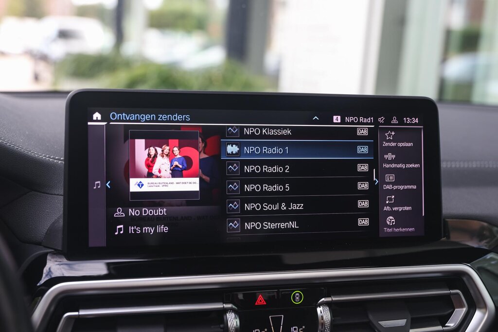 BMW iX3 28