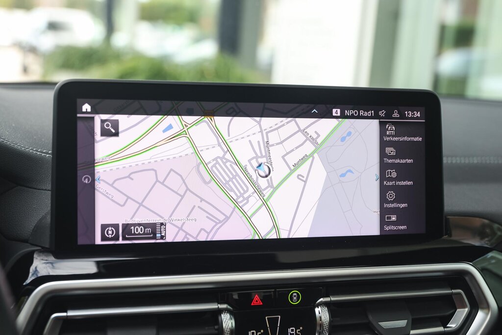 BMW iX3 29