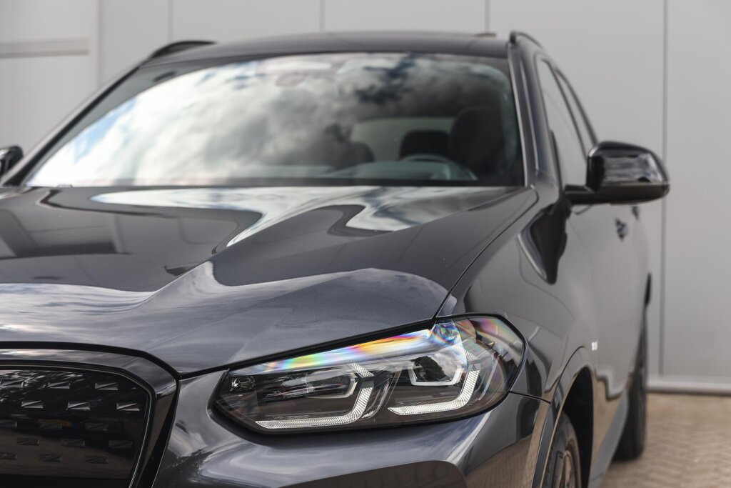 BMW iX3 32