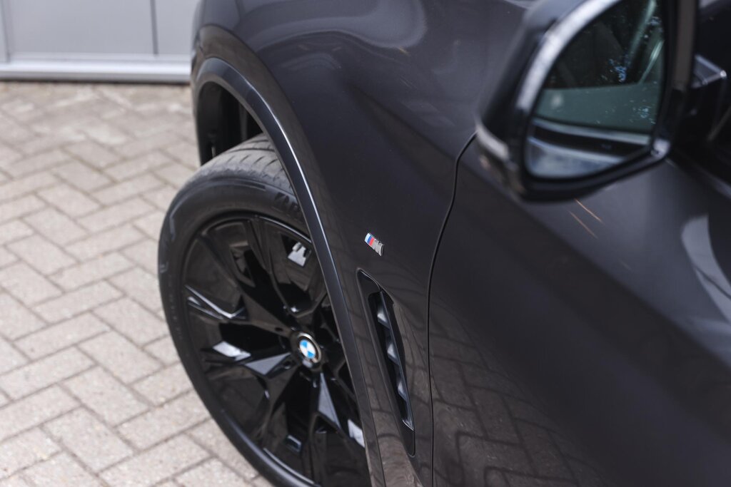 BMW iX3 34