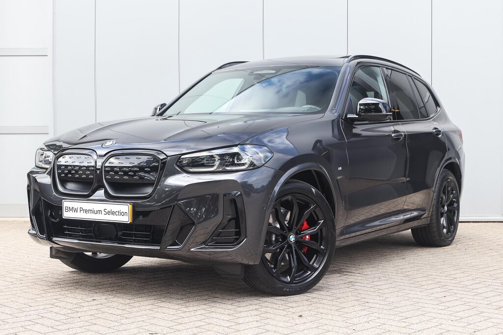 BMW iX3 1