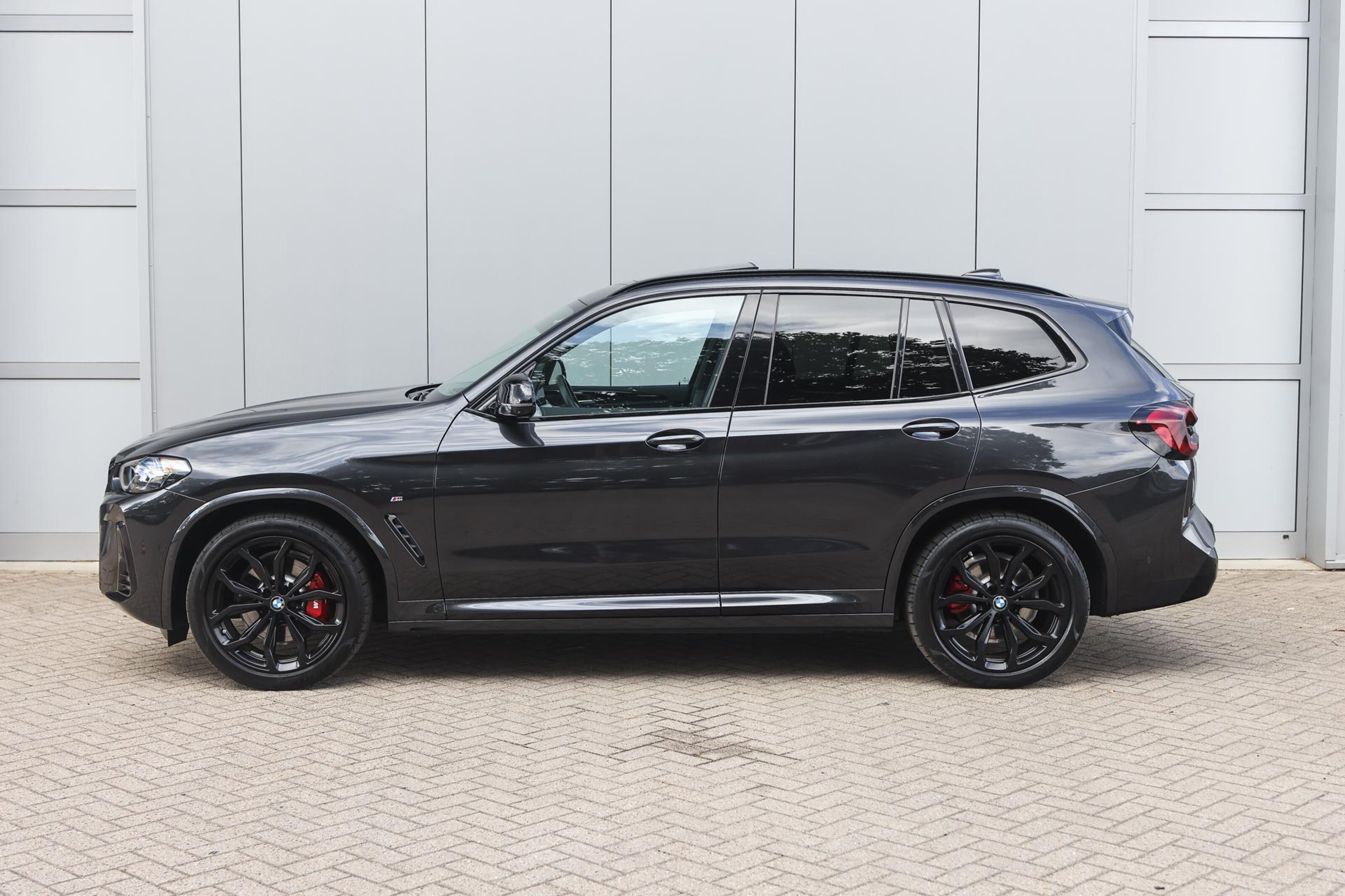BMW iX3 8