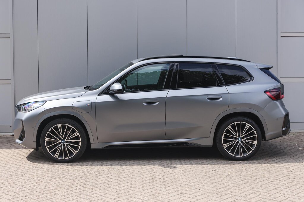 BMW X1 8