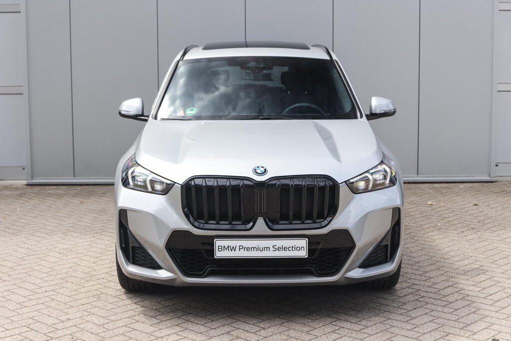 BMW X1 6
