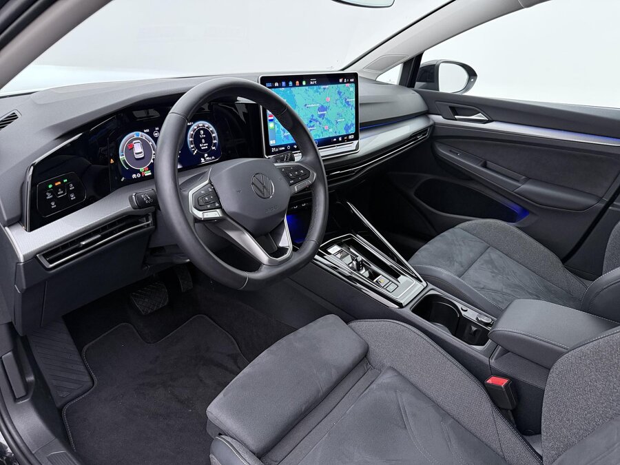 Volkswagen Golf 1.5 eHybrid Style