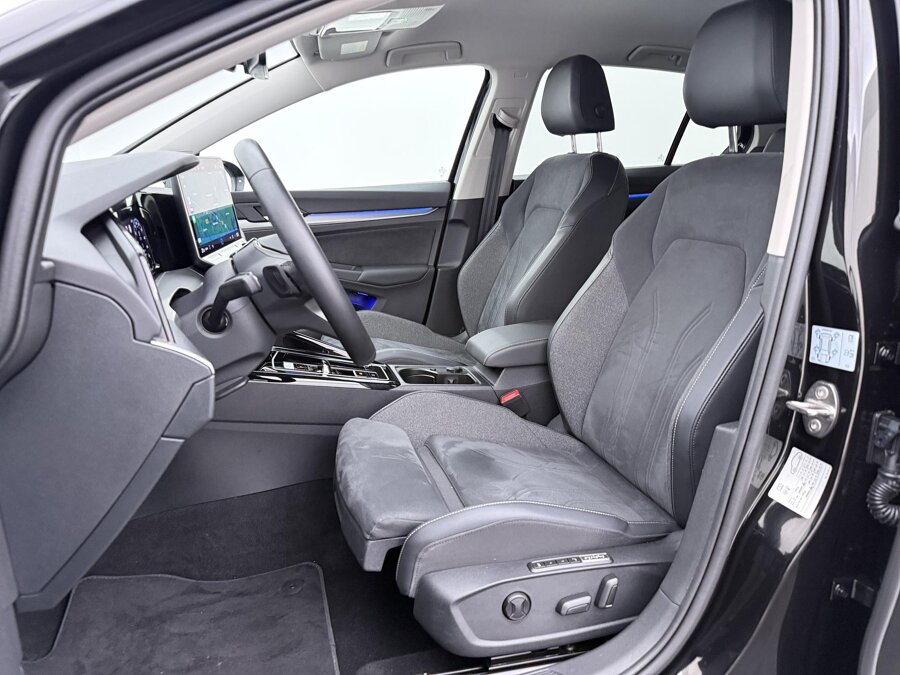 Volkswagen Golf 1.5 eHybrid Style