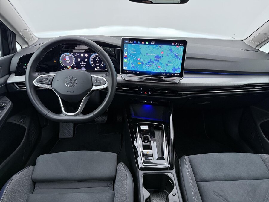 Volkswagen Golf 1.5 eHybrid Style