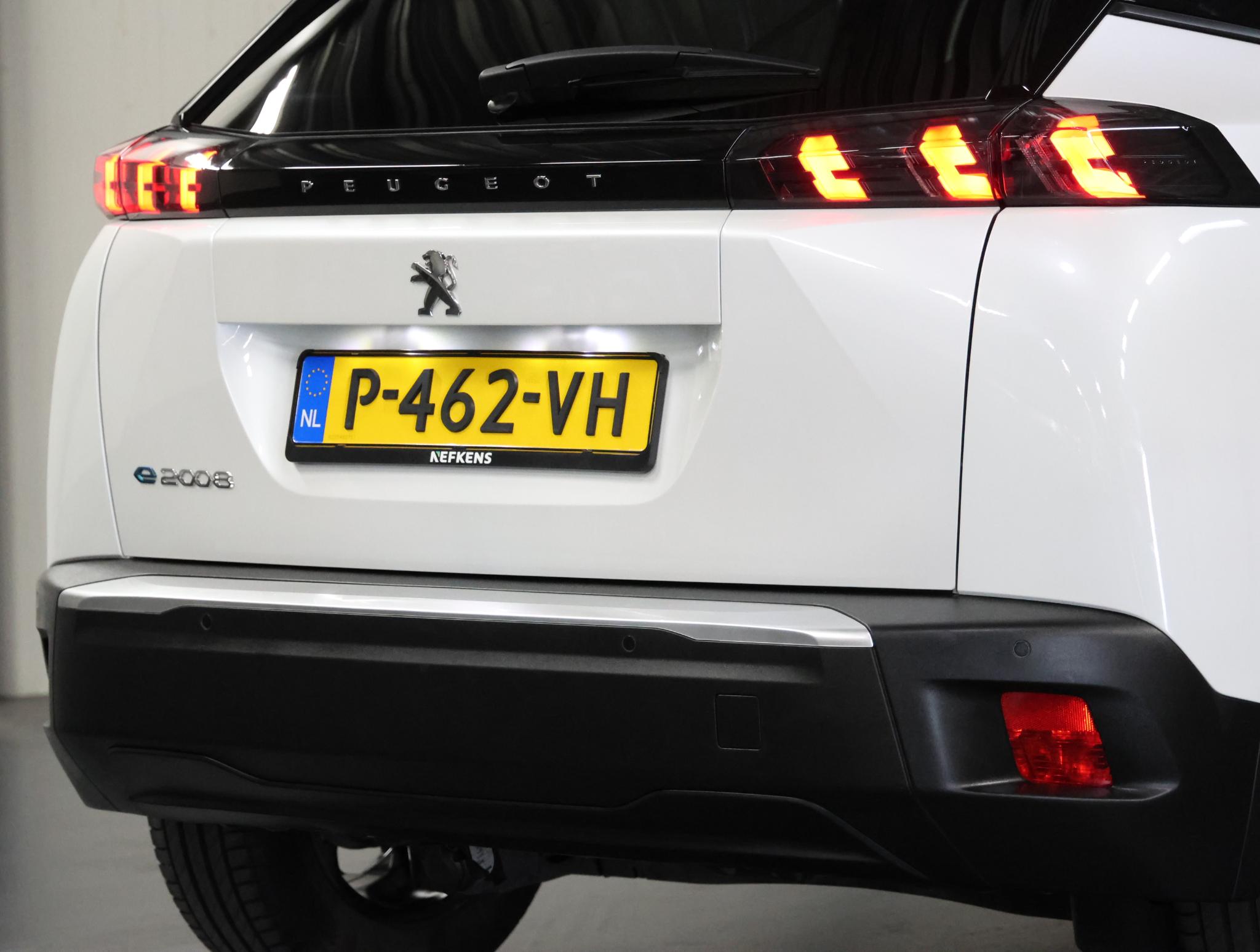 Peugeot e-2008