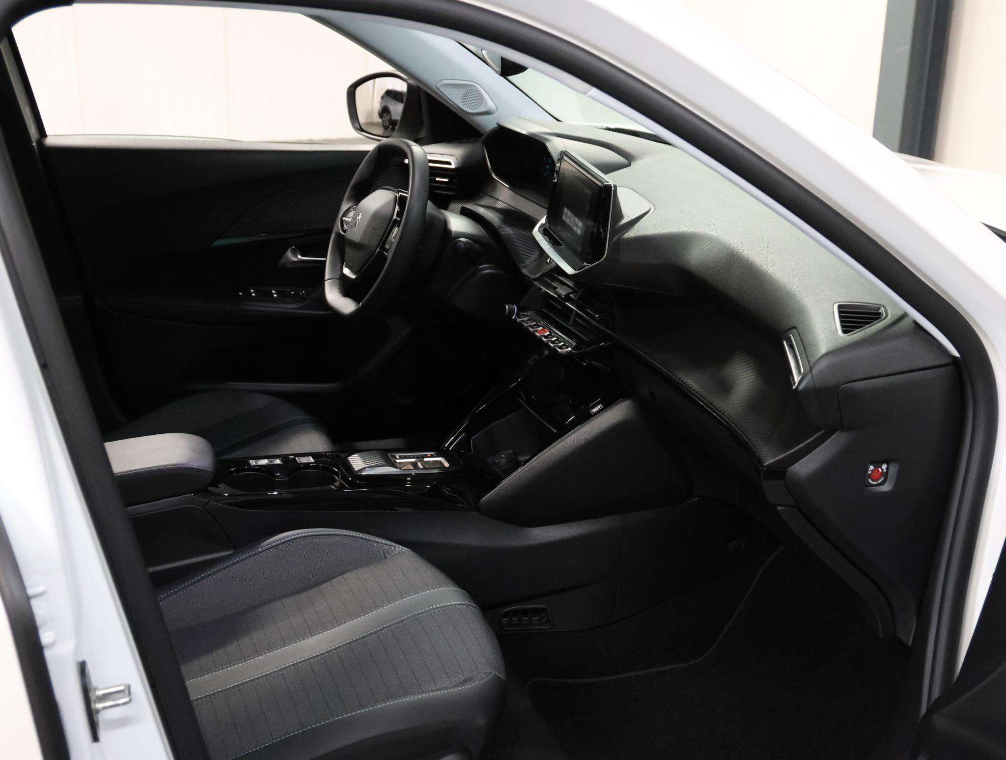 Peugeot e-2008