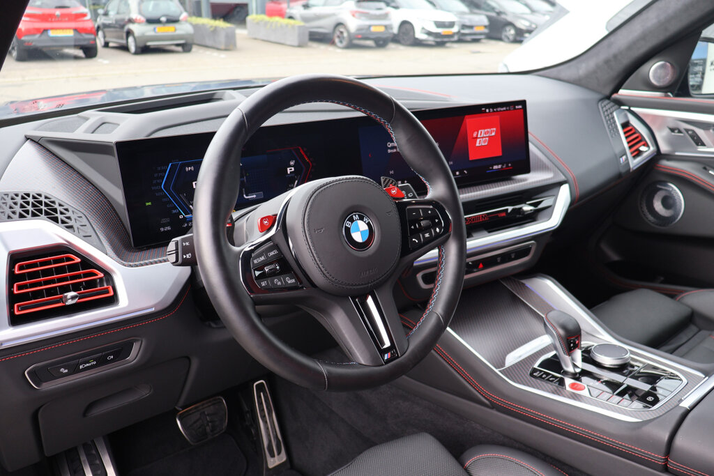 BMW XM 33