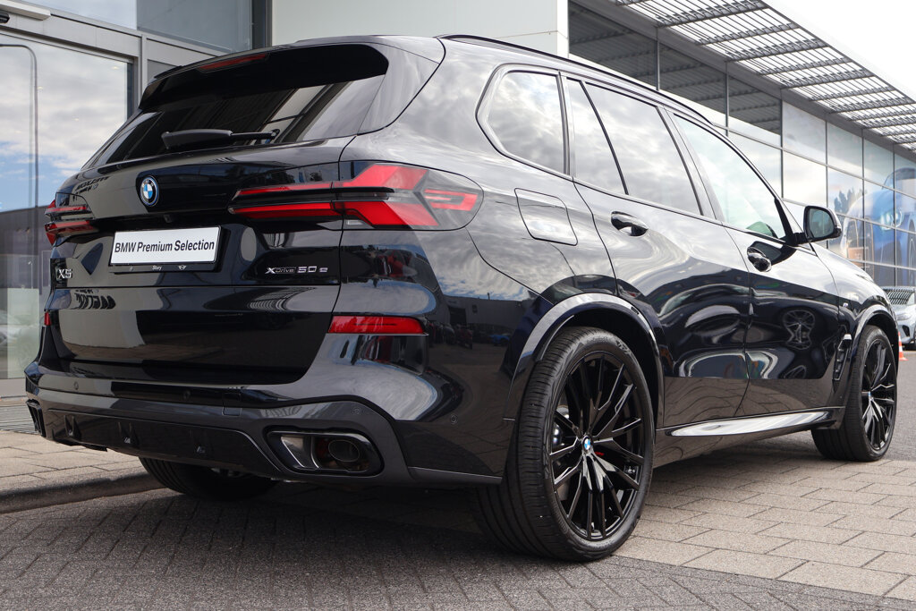 BMW X5 8