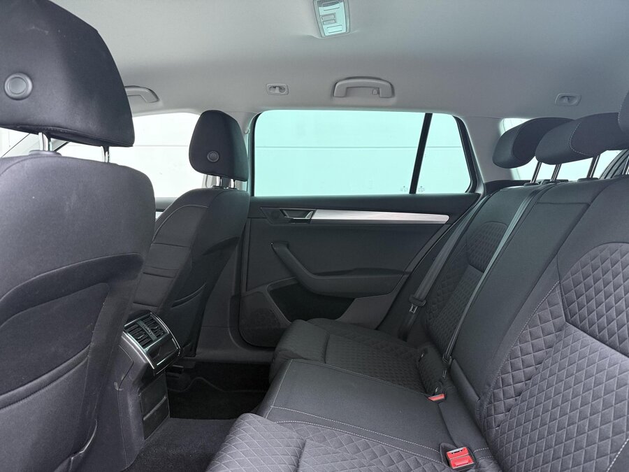 Škoda Superb Combi 1.4 TSI iV Ambition