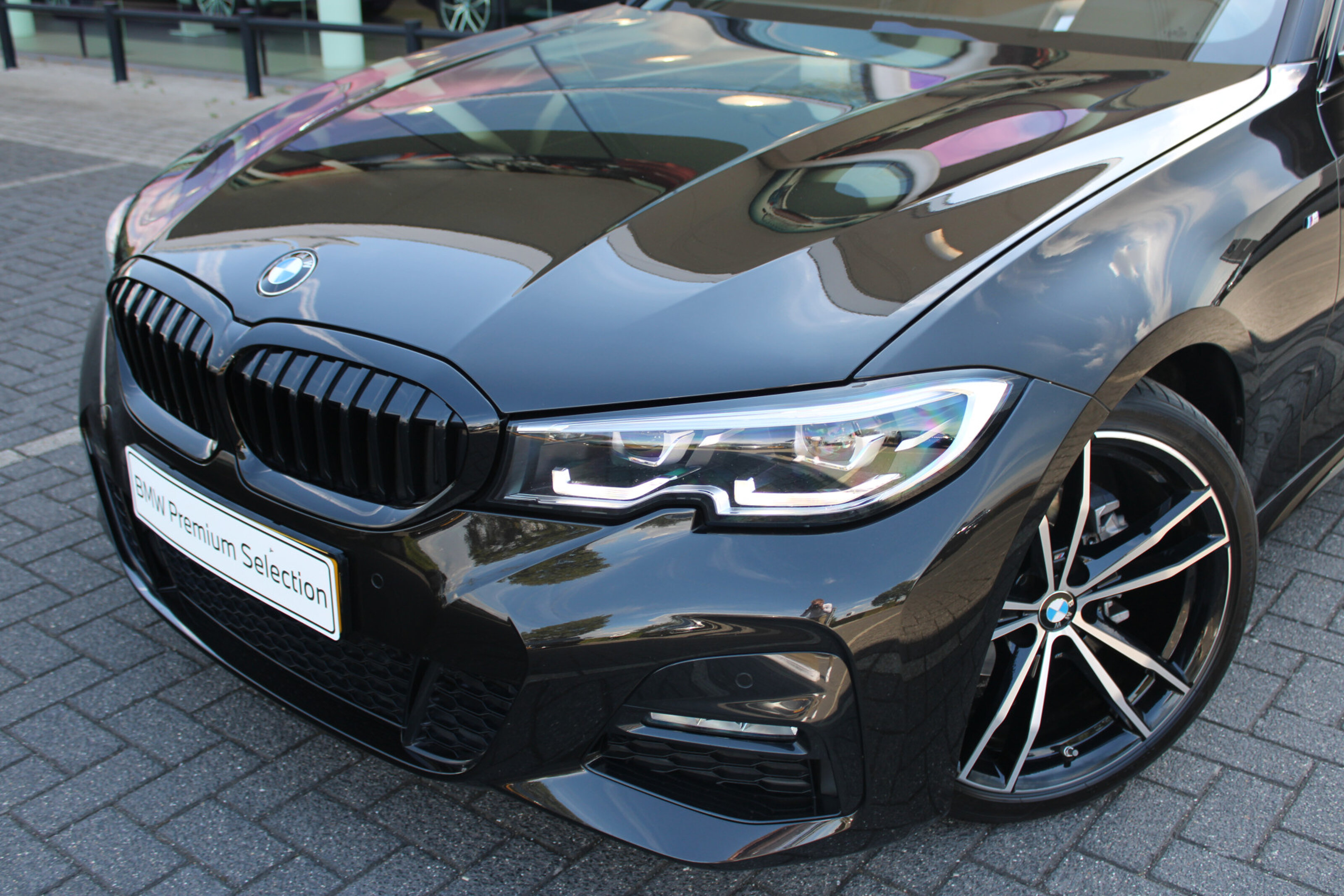 BMW 3 Serie 318i High Executive M Sport Automaat