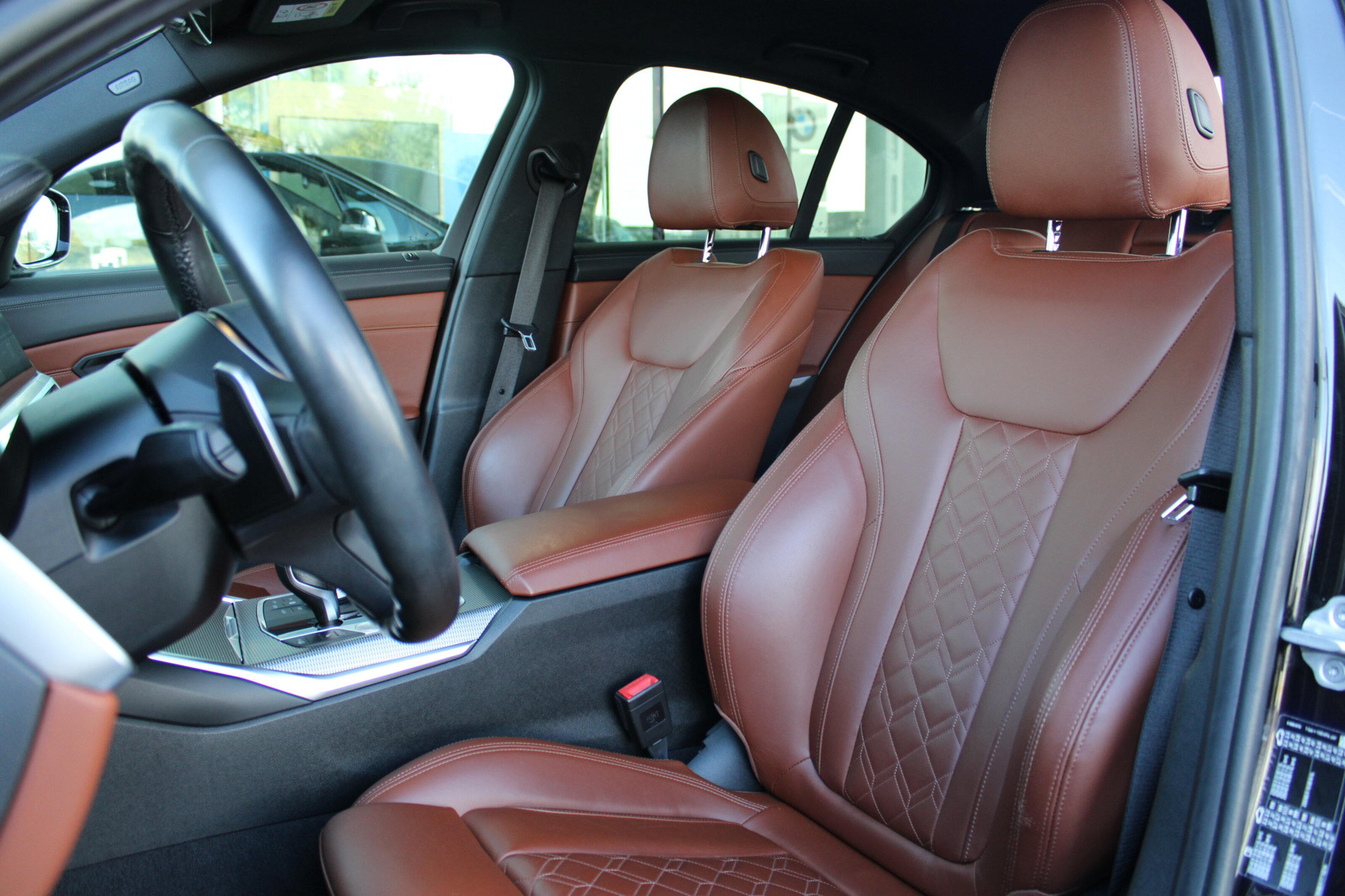 BMW 3 Serie 318i High Executive M Sport Automaat