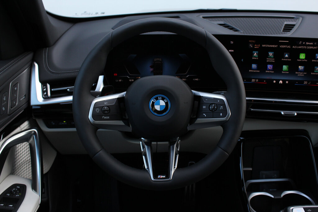 BMW iX1 3