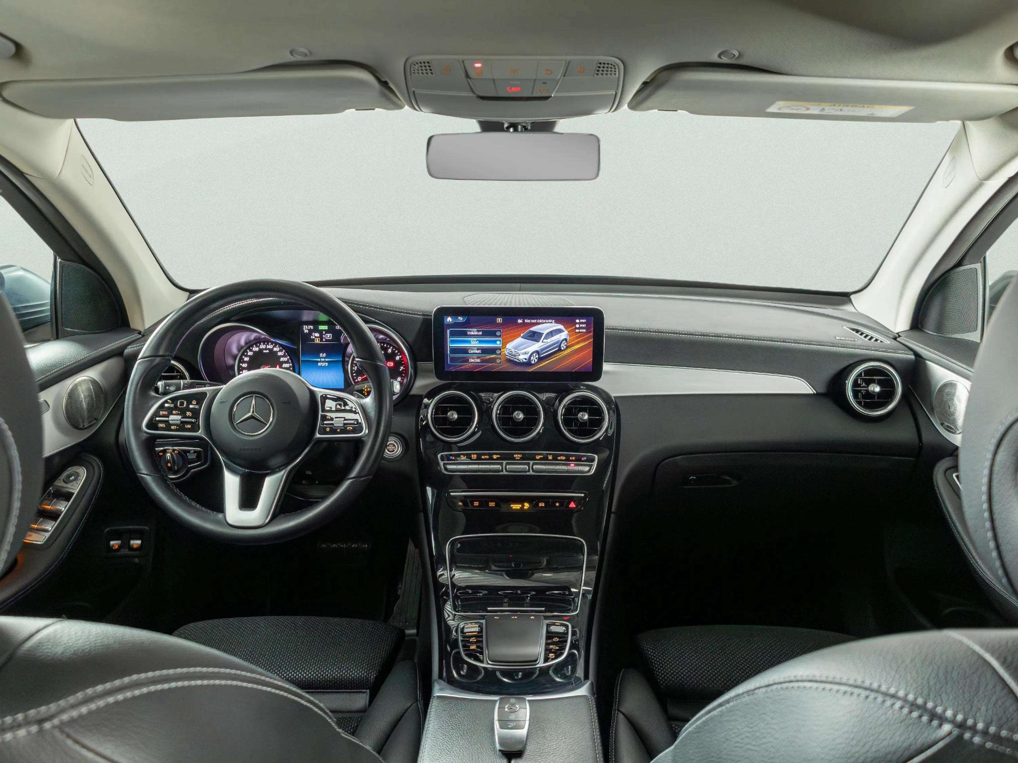 Mercedes-Benz GLC 300e 4MATIC - Afbeelding 3