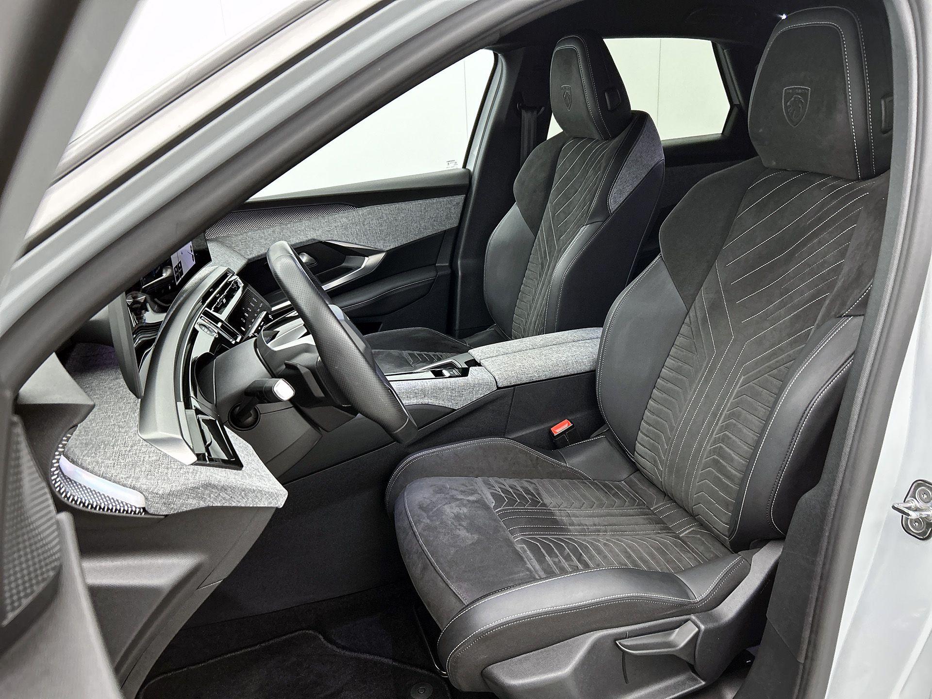 Peugeot e-3008