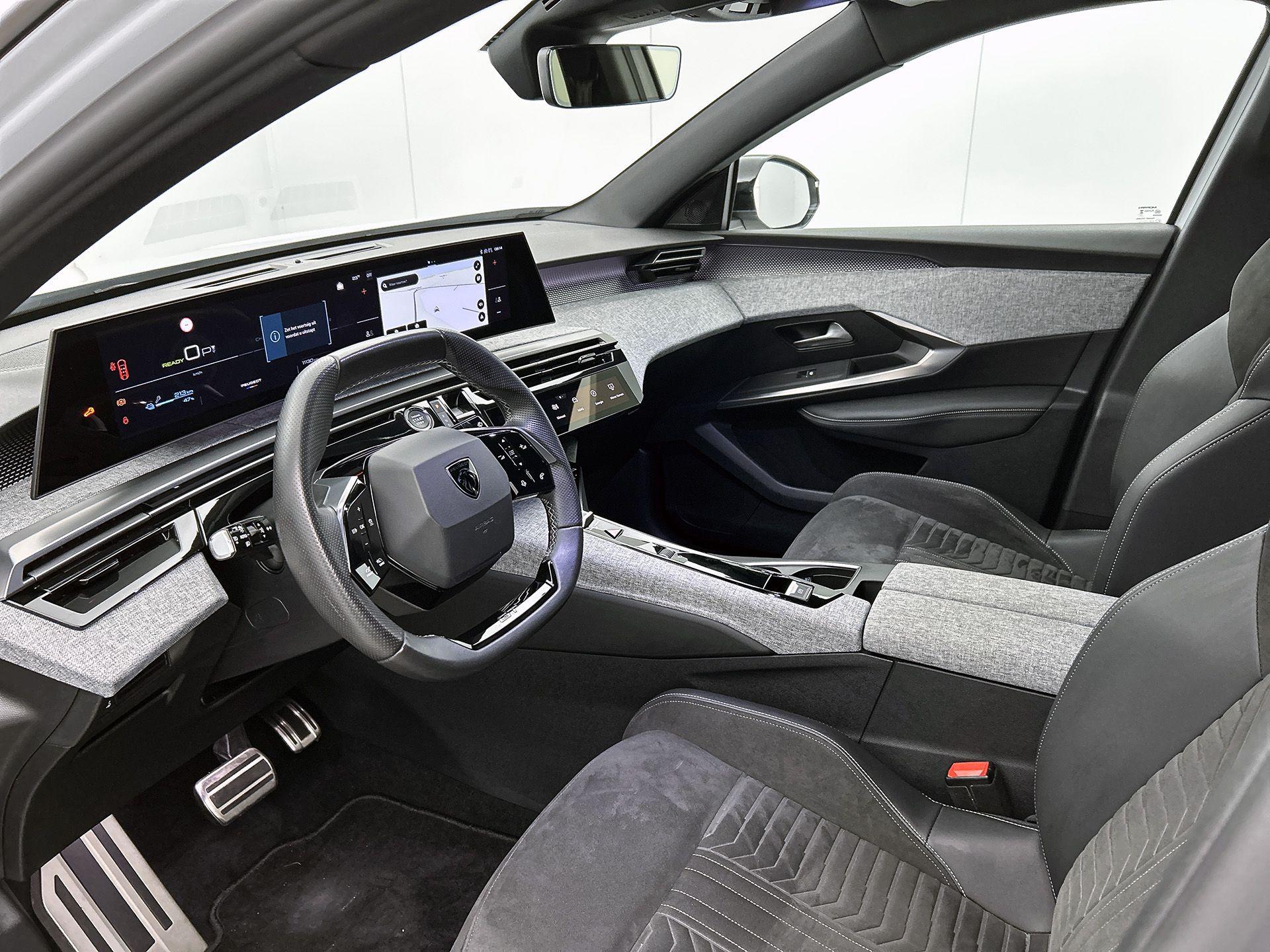 Peugeot e-3008