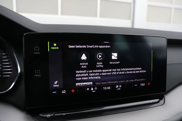 Apple Carplay/Android Auto Apple Carplay/Android Auto