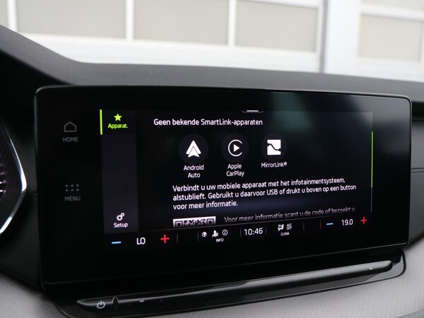 Apple Carplay/Android Auto Apple Carplay/Android Auto