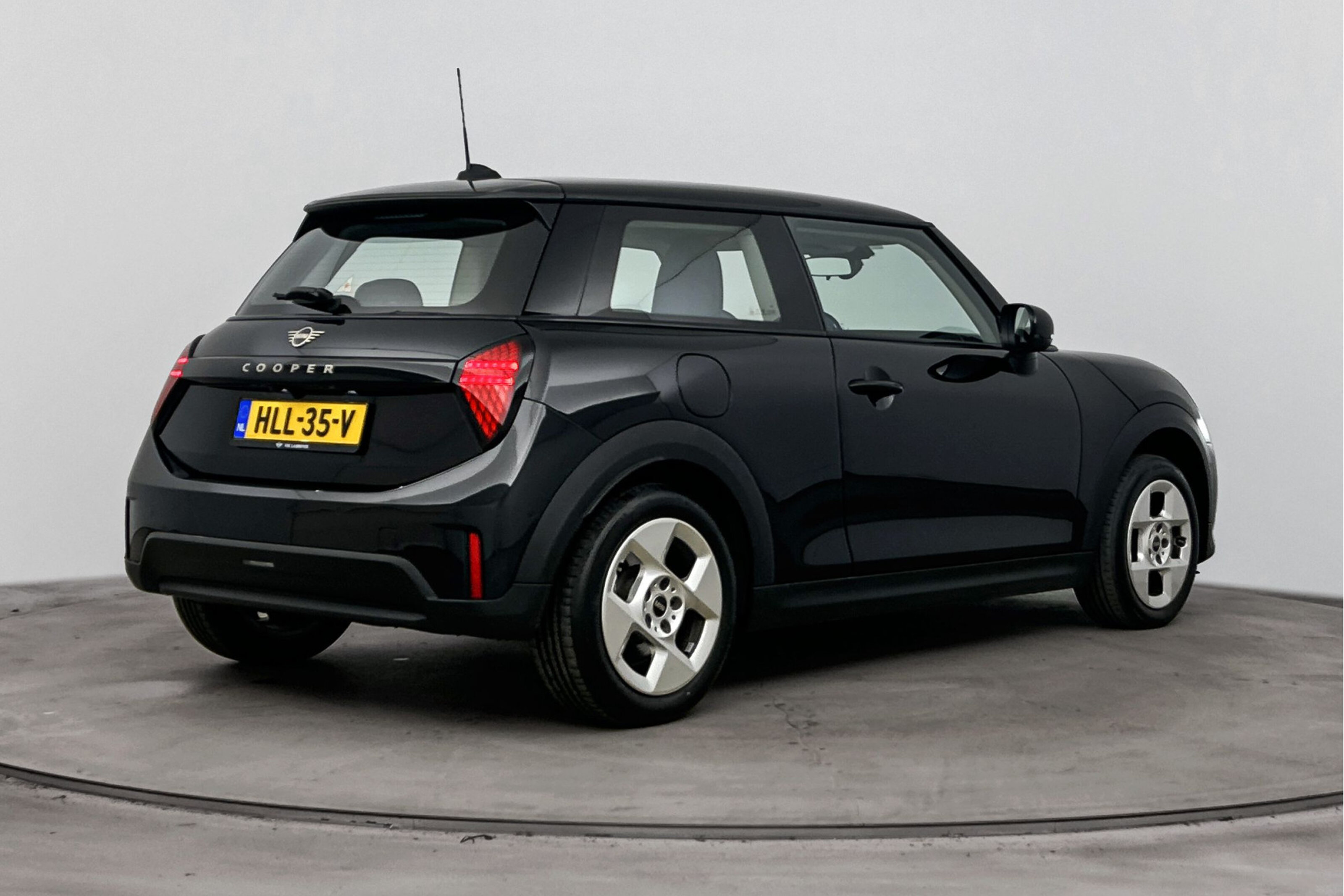 MINI 3-Deurs Hatchback Cooper C Essential Automaat