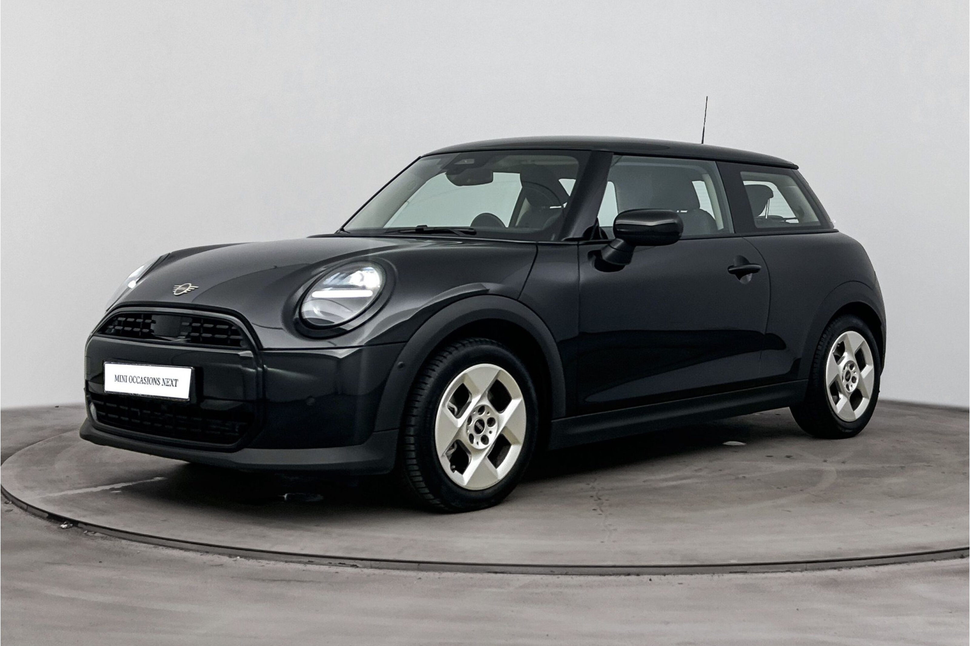 MINI 3-Deurs Hatchback Cooper C Essential Automaat