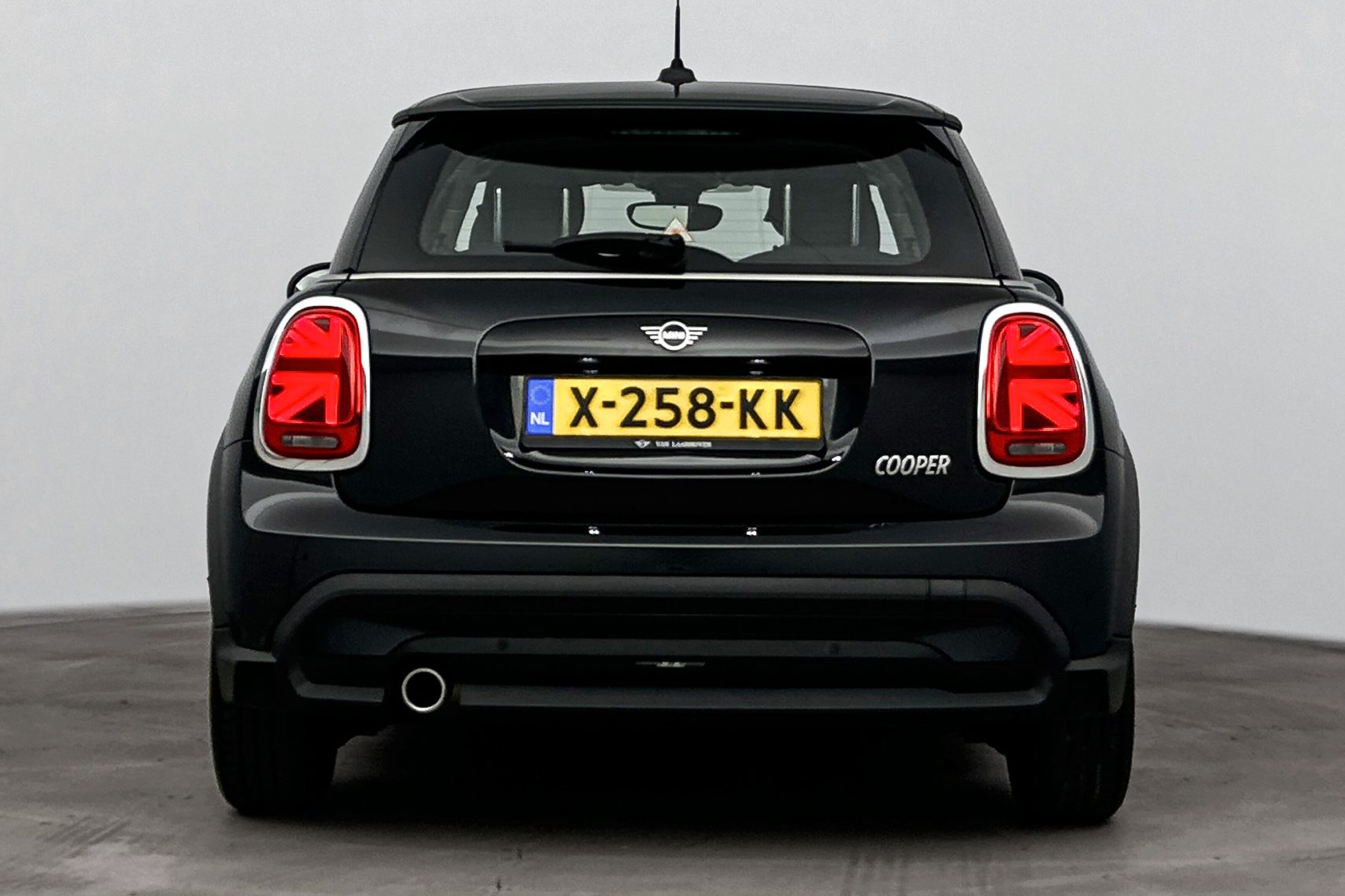 MINI Cooper Hatchback Essential Automaat