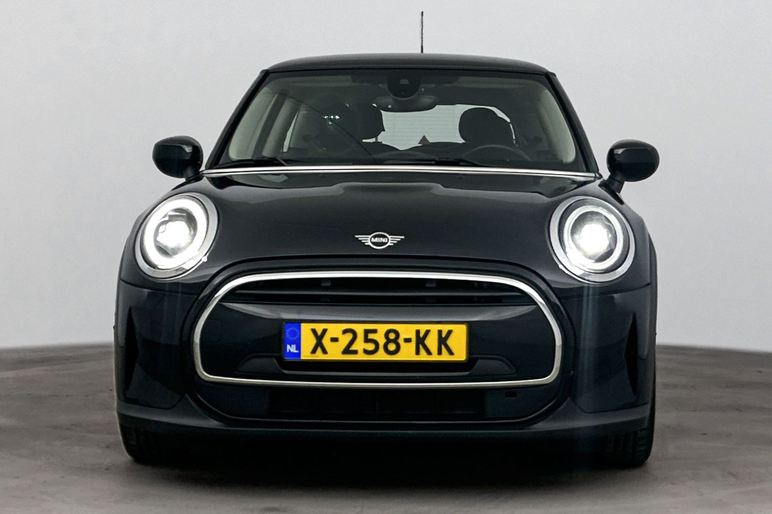 MINI Cooper Hatchback Essential Automaat