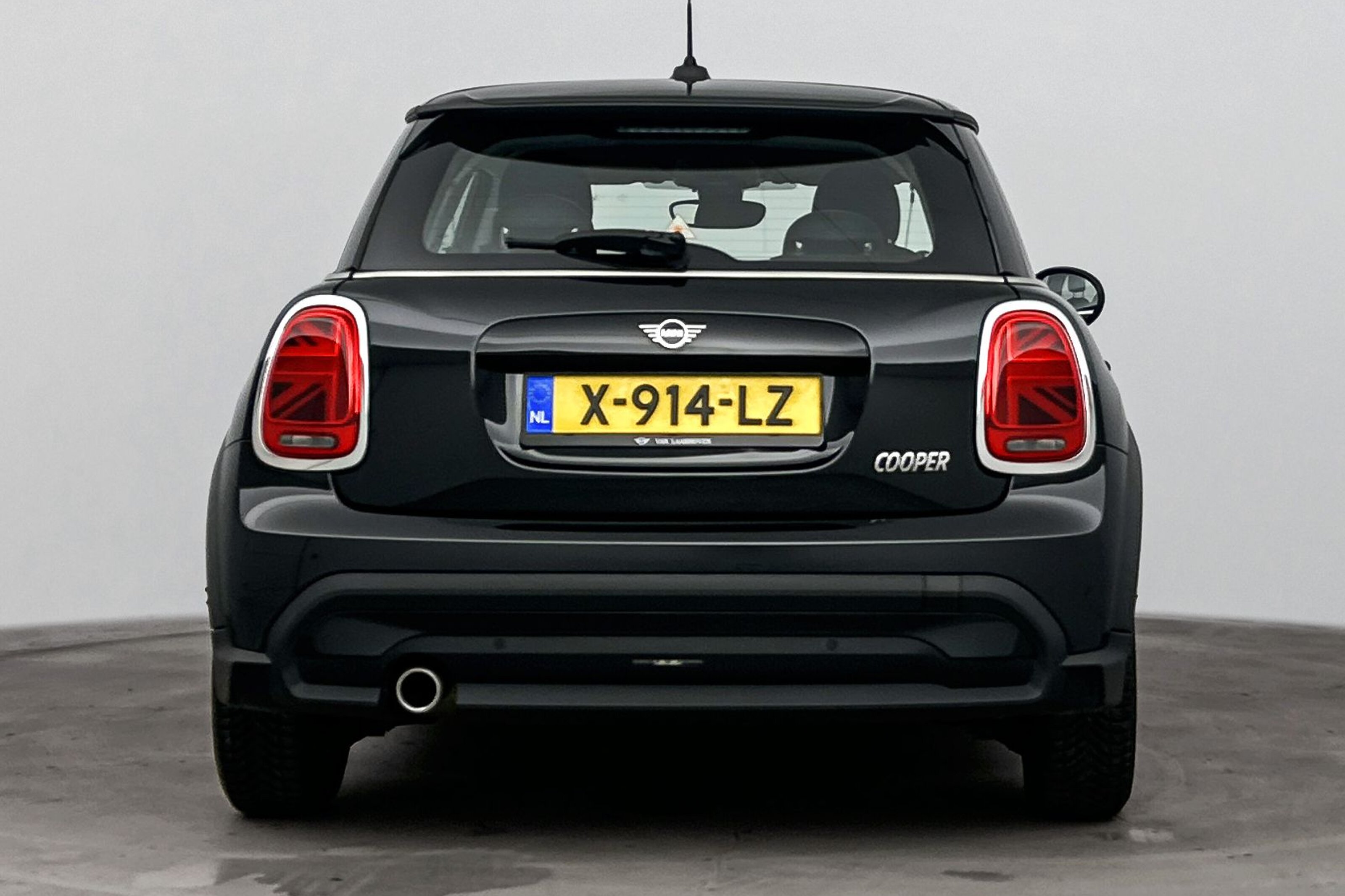 MINI Cooper Hatchback Essential Automaat
