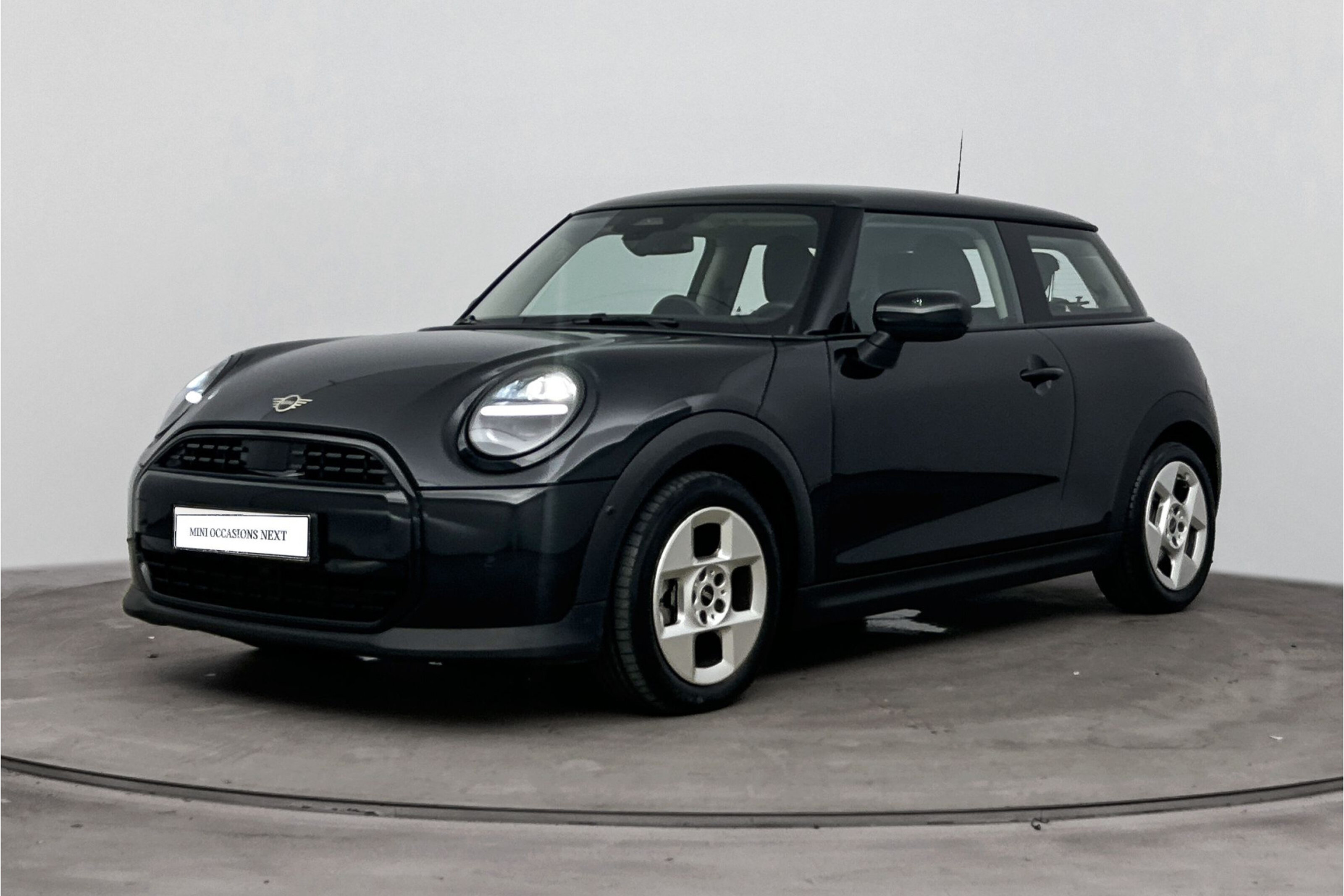 MINI 3-Deurs Hatchback Cooper C Essential Automaat